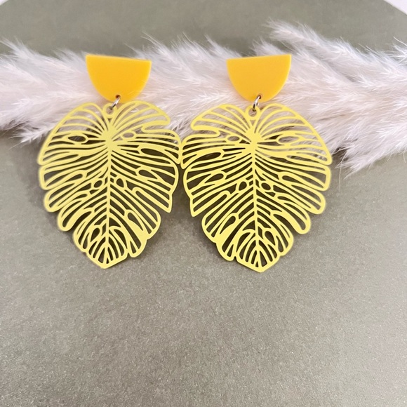 Colorful Leaf Earrings - Pop-of-color Statement Earrings - Summer Earrings - Picture 14 of 16